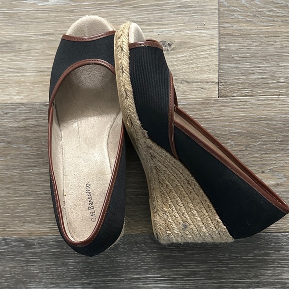 G. H. Bass & Co Black and Brown Open Toe Wedge - Picture 1 of 3